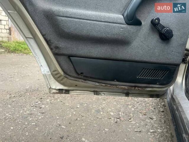 Бежевый ВАЗ 2110, объемом двигателя 1.6 л и пробегом 451 тыс. км за 2000 $, фото 33 на Automoto.ua