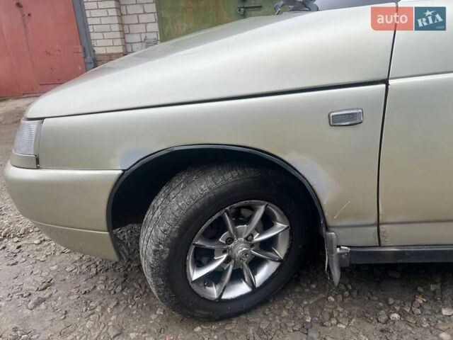 Бежевый ВАЗ 2110, объемом двигателя 1.6 л и пробегом 451 тыс. км за 2000 $, фото 17 на Automoto.ua