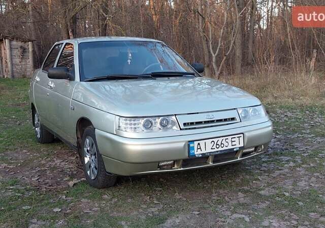 Бежевый ВАЗ 2110, объемом двигателя 1.6 л и пробегом 230 тыс. км за 2299 $, фото 2 на Automoto.ua