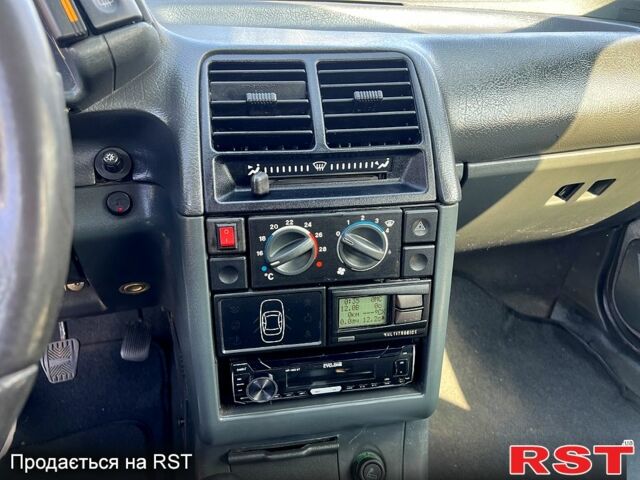 Бежевый ВАЗ 2110, объемом двигателя 1.6 л и пробегом 147 тыс. км за 2150 $, фото 5 на Automoto.ua