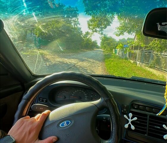 Черный ВАЗ 2110, объемом двигателя 1.6 л и пробегом 250 тыс. км за 1400 $, фото 4 на Automoto.ua