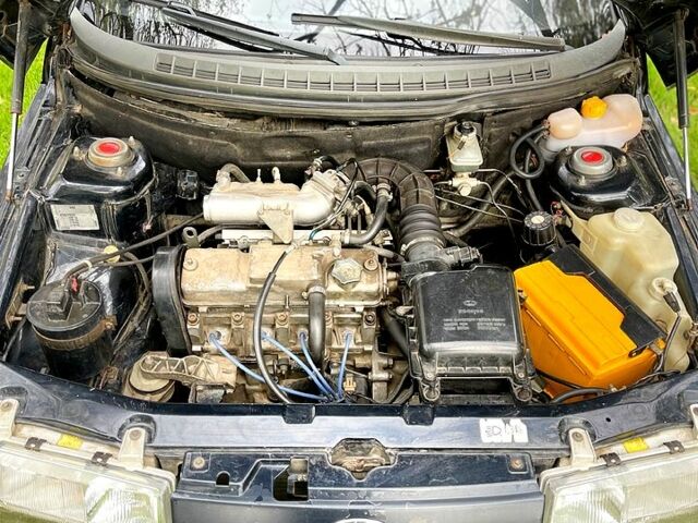 Черный ВАЗ 2110, объемом двигателя 1.5 л и пробегом 230 тыс. км за 1800 $, фото 6 на Automoto.ua