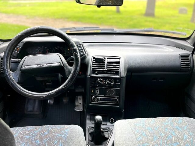 Черный ВАЗ 2110, объемом двигателя 1.5 л и пробегом 230 тыс. км за 1800 $, фото 4 на Automoto.ua