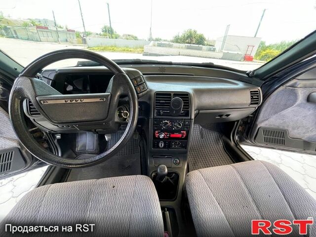 Черный ВАЗ 2110, объемом двигателя 1.5 л и пробегом 150 тыс. км за 2200 $, фото 6 на Automoto.ua
