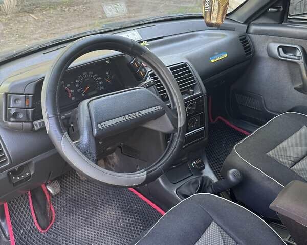 Чорний ВАЗ 2110, об'ємом двигуна 1.6 л та пробігом 210 тис. км за 1700 $, фото 2 на Automoto.ua