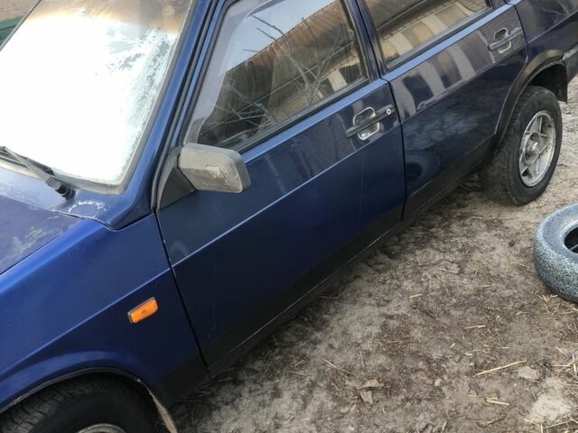 Чорний ВАЗ 2110, об'ємом двигуна 1.5 л та пробігом 333 тис. км за 1000 $, фото 4 на Automoto.ua