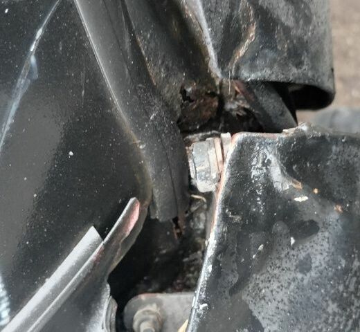 Черный ВАЗ 2110, объемом двигателя 1.5 л и пробегом 330 тыс. км за 355 $, фото 7 на Automoto.ua