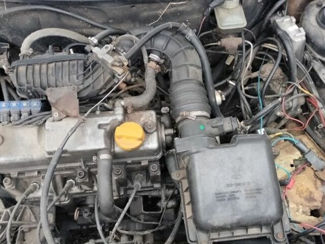 Черный ВАЗ 2110, объемом двигателя 1.5 л и пробегом 330 тыс. км за 355 $, фото 4 на Automoto.ua