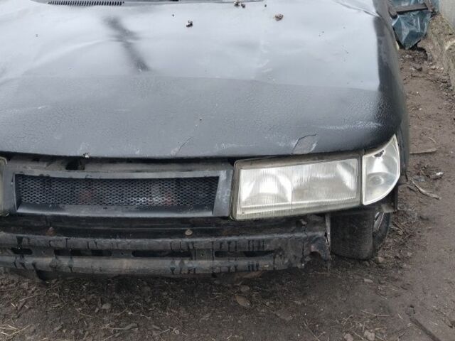 Черный ВАЗ 2110, объемом двигателя 1.5 л и пробегом 330 тыс. км за 355 $, фото 2 на Automoto.ua