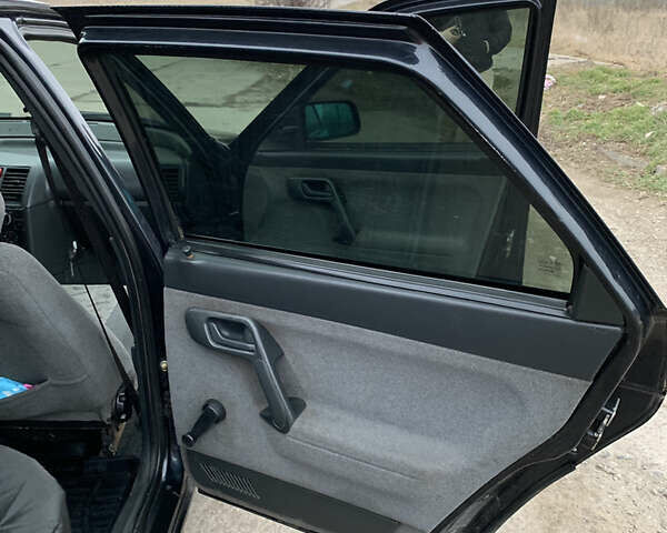 Чорний ВАЗ 2110, об'ємом двигуна 1.6 л та пробігом 153 тис. км за 2400 $, фото 11 на Automoto.ua