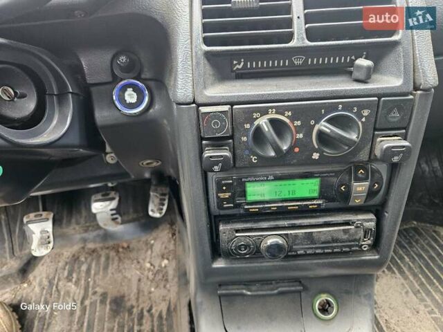 Чорний ВАЗ 2110, об'ємом двигуна 1.6 л та пробігом 390 тис. км за 1100 $, фото 3 на Automoto.ua