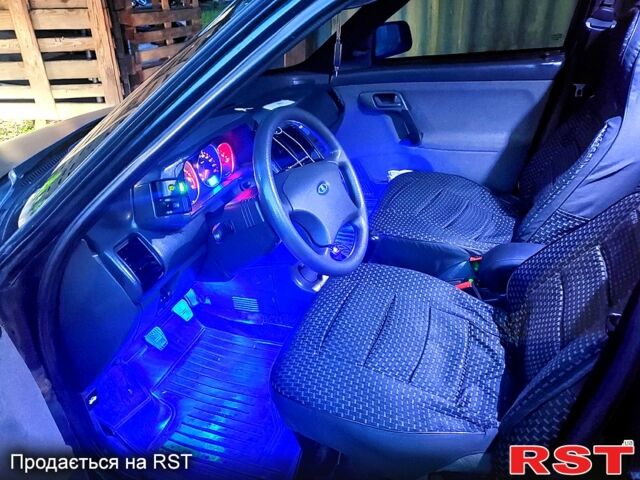 Черный ВАЗ 2110, объемом двигателя 1.6 л и пробегом 300 тыс. км за 1750 $, фото 2 на Automoto.ua