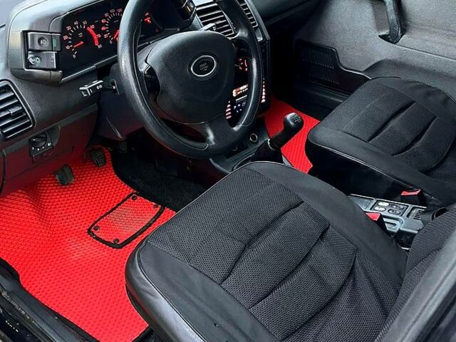 Чорний ВАЗ 2110, об'ємом двигуна 1.6 л та пробігом 204 тис. км за 1750 $, фото 6 на Automoto.ua