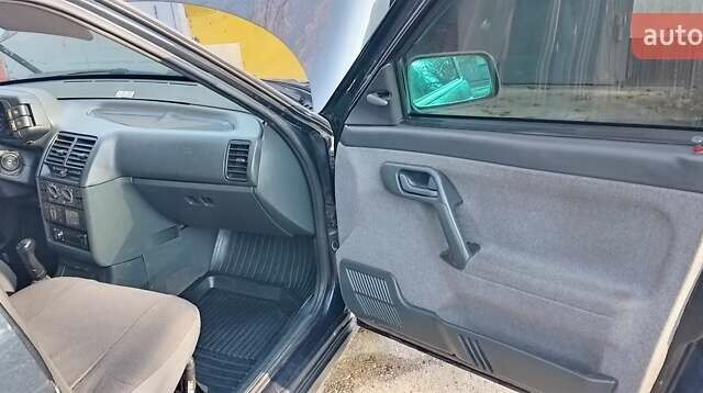 Чорний ВАЗ 2110, об'ємом двигуна 1.6 л та пробігом 182 тис. км за 2100 $, фото 2 на Automoto.ua