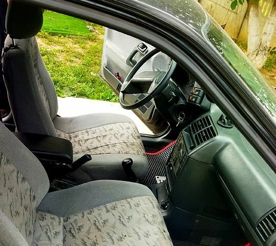 Черный ВАЗ 2110, объемом двигателя 1.6 л и пробегом 202 тыс. км за 2500 $, фото 5 на Automoto.ua