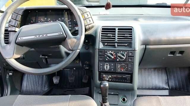 Чорний ВАЗ 2110, об'ємом двигуна 1.6 л та пробігом 182 тис. км за 2100 $, фото 5 на Automoto.ua
