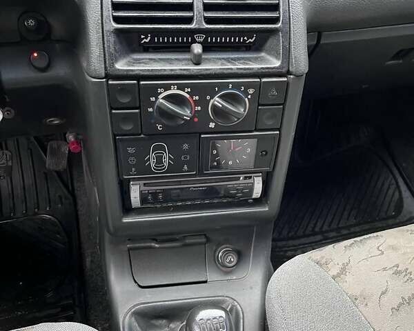 Черный ВАЗ 2110, объемом двигателя 1.6 л и пробегом 173 тыс. км за 1850 $, фото 14 на Automoto.ua