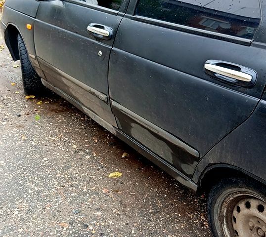 ВАЗ 2110 2006 у Харкові на Automoto.ua Чорний ВАЗ 2110, об'ємом двигуна 1.6 л та пробігом 0 тис. км за 1000 $, фото 8 на Automoto.ua