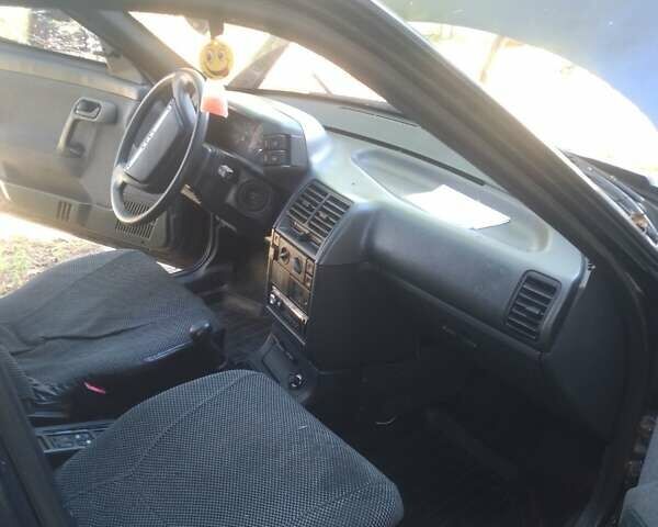 Чорний ВАЗ 2110, об'ємом двигуна 1.6 л та пробігом 130 тис. км за 2100 $, фото 2 на Automoto.ua