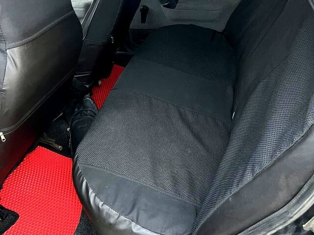 Чорний ВАЗ 2110, об'ємом двигуна 1.6 л та пробігом 204 тис. км за 1750 $, фото 3 на Automoto.ua