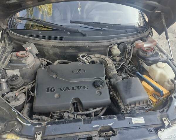 Черный ВАЗ 2110, объемом двигателя 1.6 л и пробегом 250 тыс. км за 2000 $, фото 2 на Automoto.ua