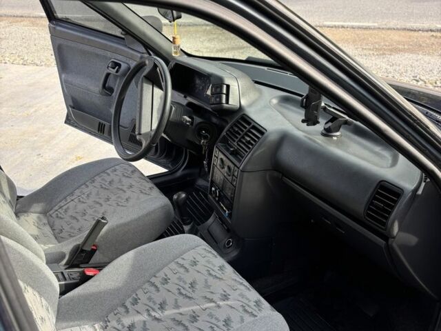 Черный ВАЗ 2110, объемом двигателя 1.6 л и пробегом 80 тыс. км за 2300 $, фото 8 на Automoto.ua