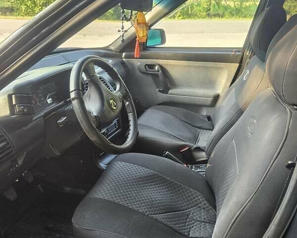 Черный ВАЗ 2110, объемом двигателя 1.6 л и пробегом 115 тыс. км за 2400 $, фото 8 на Automoto.ua