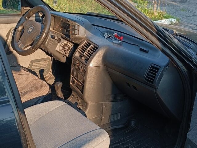 Чорний ВАЗ 2110, об'ємом двигуна 1.6 л та пробігом 145 тис. км за 1680 $, фото 6 на Automoto.ua