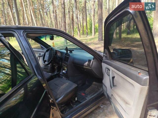 Черный ВАЗ 2110, объемом двигателя 0 л и пробегом 208 тыс. км за 2000 $, фото 1 на Automoto.ua