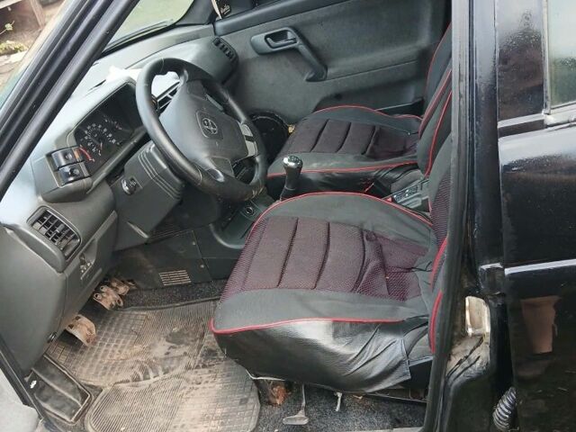 Черный ВАЗ 2110, объемом двигателя 1.6 л и пробегом 180 тыс. км за 2000 $, фото 3 на Automoto.ua