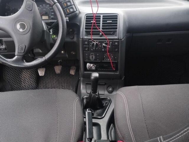 Черный ВАЗ 2110, объемом двигателя 0 л и пробегом 270 тыс. км за 3000 $, фото 5 на Automoto.ua