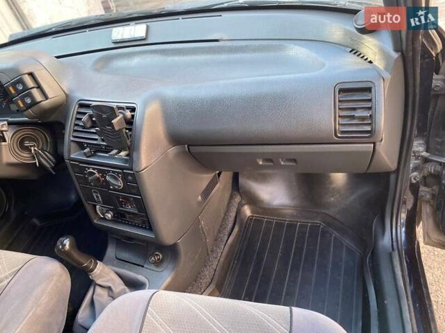 Черный ВАЗ 2110, объемом двигателя 1.6 л и пробегом 170 тыс. км за 2200 $, фото 10 на Automoto.ua