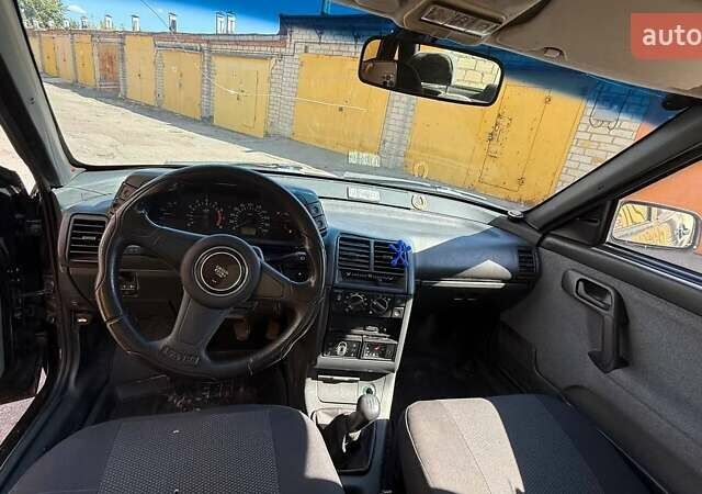 Чорний ВАЗ 2110, об'ємом двигуна 1.6 л та пробігом 250 тис. км за 2300 $, фото 2 на Automoto.ua