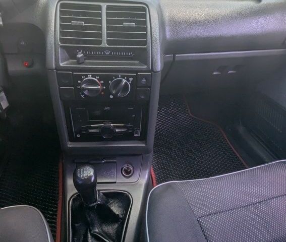 Черный ВАЗ 2110, объемом двигателя 1.6 л и пробегом 197 тыс. км за 2100 $, фото 7 на Automoto.ua