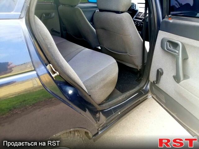 Черный ВАЗ 2110, объемом двигателя 16 л и пробегом 187 тыс. км за 2400 $, фото 4 на Automoto.ua
