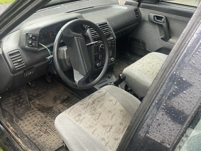 Черный ВАЗ 2110, объемом двигателя 1.6 л и пробегом 215 тыс. км за 950 $, фото 4 на Automoto.ua