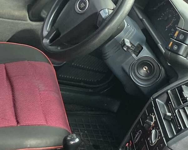 Черный ВАЗ 2110, объемом двигателя 1.6 л и пробегом 260 тыс. км за 2800 $, фото 2 на Automoto.ua