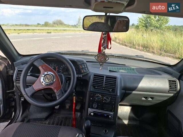 Чорний ВАЗ 2110, об'ємом двигуна 1.6 л та пробігом 166 тис. км за 2000 $, фото 14 на Automoto.ua
