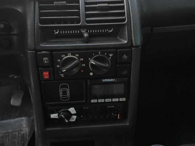 Черный ВАЗ 2110, объемом двигателя 1.6 л и пробегом 348 тыс. км за 2000 $, фото 13 на Automoto.ua