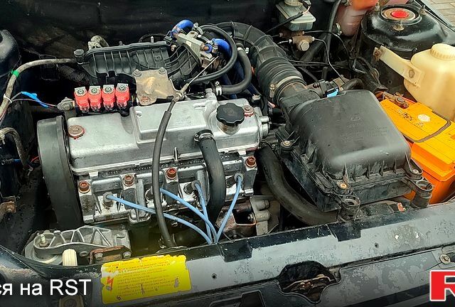 Черный ВАЗ 2110, объемом двигателя 1.6 л и пробегом 300 тыс. км за 1850 $, фото 3 на Automoto.ua