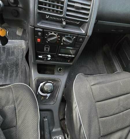 Чорний ВАЗ 2110, об'ємом двигуна 1.6 л та пробігом 348 тис. км за 2000 $, фото 7 на Automoto.ua