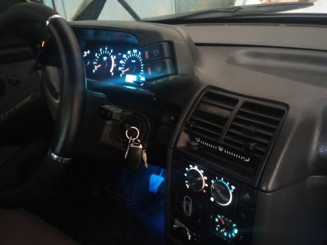 Чорний ВАЗ 2110, об'ємом двигуна 1.6 л та пробігом 200 тис. км за 1500 $, фото 4 на Automoto.ua