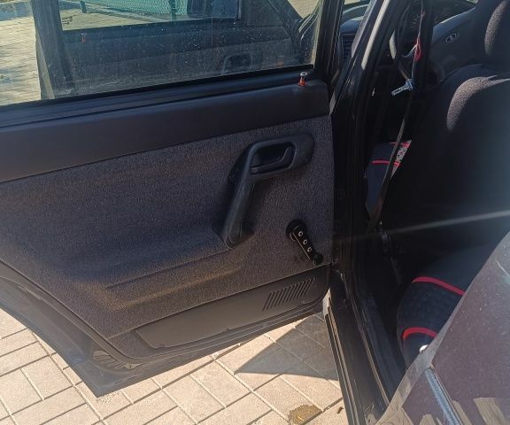 Чорний ВАЗ 2110, об'ємом двигуна 1.6 л та пробігом 182 тис. км за 2400 $, фото 7 на Automoto.ua