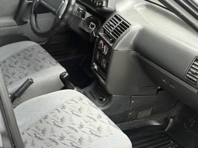 Черный ВАЗ 2110, объемом двигателя 1.6 л и пробегом 166 тыс. км за 1999 $, фото 5 на Automoto.ua