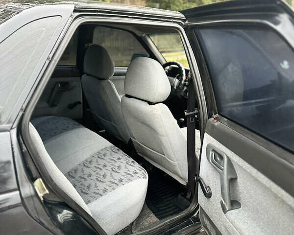 Чорний ВАЗ 2110, об'ємом двигуна 1.6 л та пробігом 166 тис. км за 1999 $, фото 4 на Automoto.ua