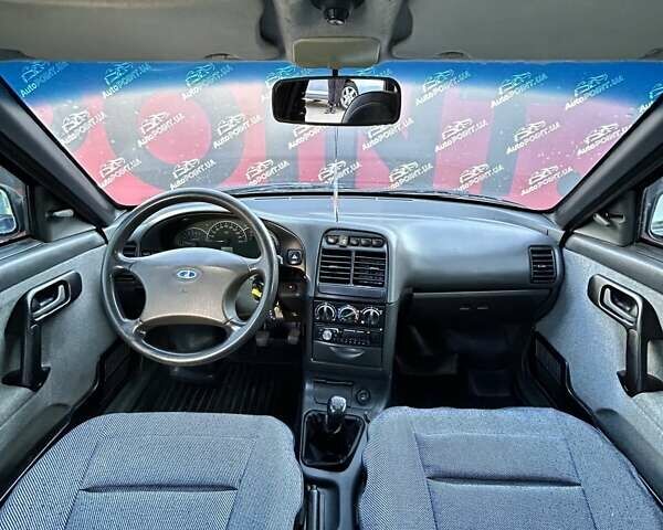 Черный ВАЗ 2110, объемом двигателя 1.6 л и пробегом 212 тыс. км за 2100 $, фото 13 на Automoto.ua