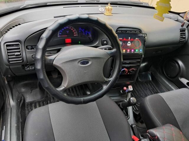 Чорний ВАЗ 2110, об'ємом двигуна 1.6 л та пробігом 242 тис. км за 2000 $, фото 5 на Automoto.ua