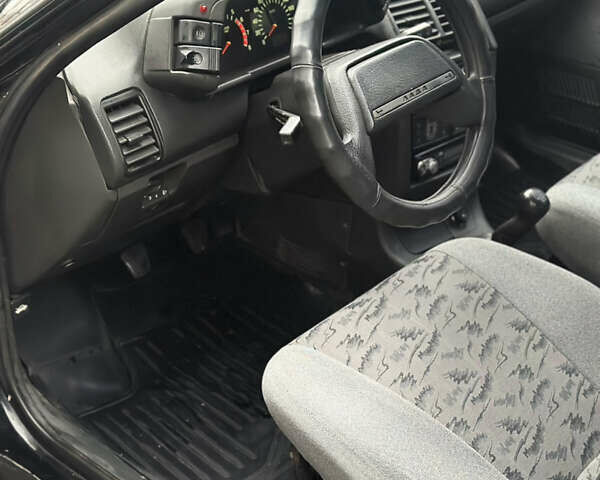 Чорний ВАЗ 2110, об'ємом двигуна 1.6 л та пробігом 166 тис. км за 1999 $, фото 7 на Automoto.ua