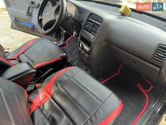 ВАЗ 2110 2008 у Одесі на Automoto.ua Чорний ВАЗ 2110, об'ємом двигуна 1.6 л та пробігом 193 тис. км за 1682 $, фото 22 на Automoto.ua