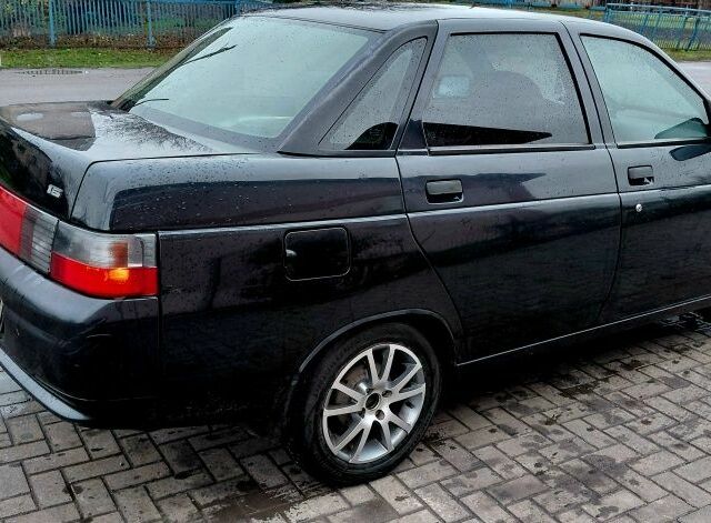 Черный ВАЗ 2110, объемом двигателя 1.6 л и пробегом 180 тыс. км за 1800 $, фото 2 на Automoto.ua